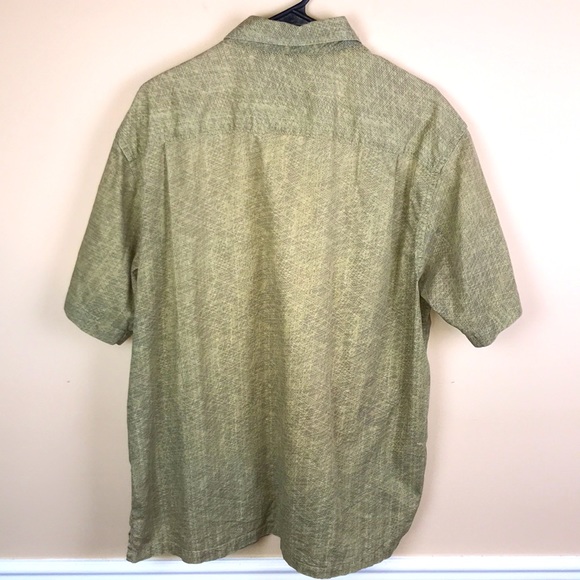 Columbia Men’s Patterned Green Black Button-Up Short Sleeve Shirt - Picture 6 of 10